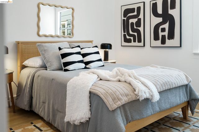 1004 39Th St, Oakland, CA 94608