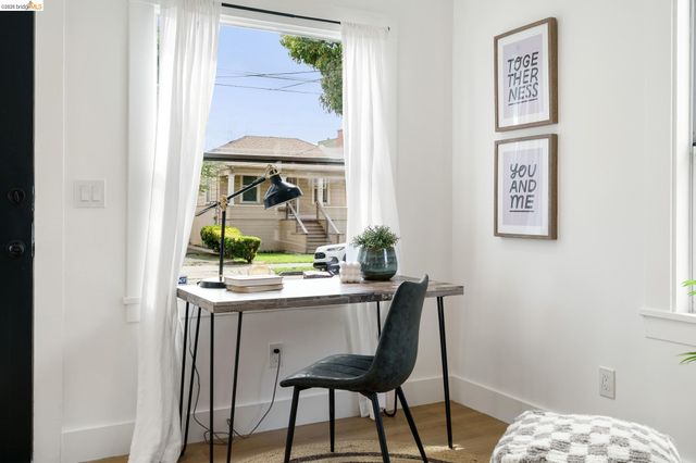 1004 39Th St, Oakland, CA 94608