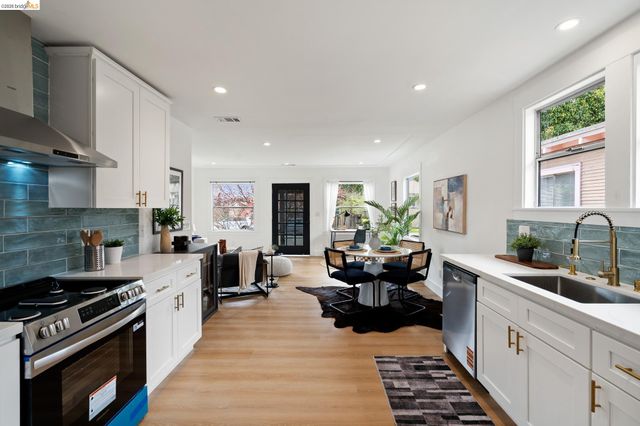 1004 39Th St, Oakland, CA 94608