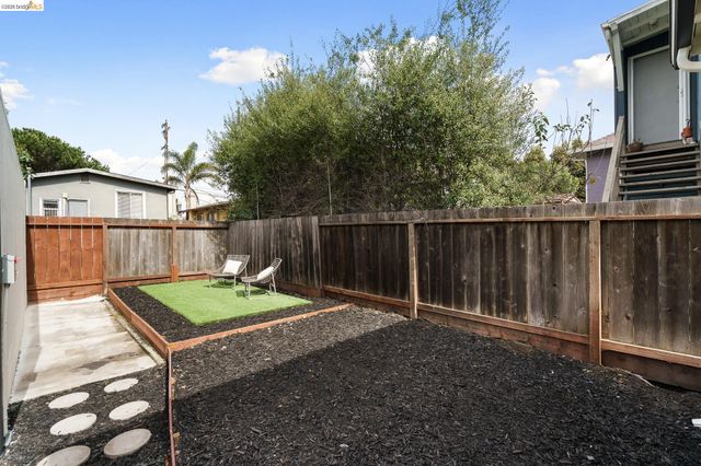 1004 39Th St, Oakland, CA 94608