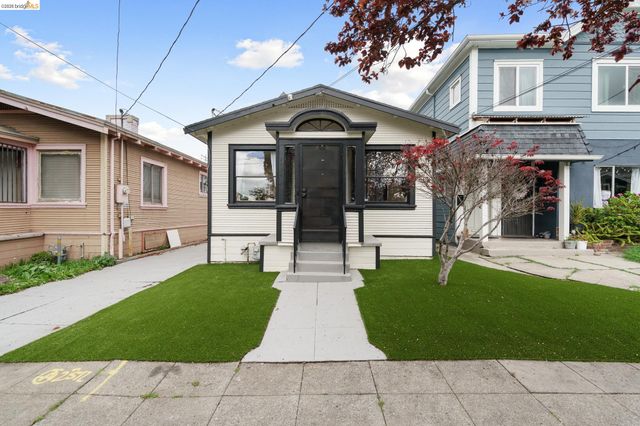 1004 39Th St, Oakland, CA 94608