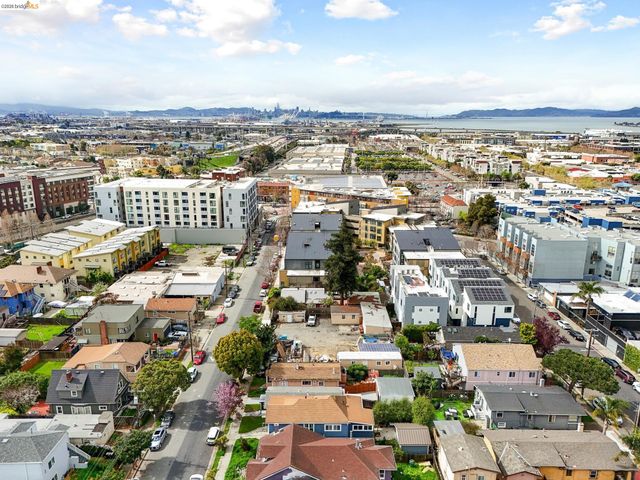 1004 39Th St, Oakland, CA 94608