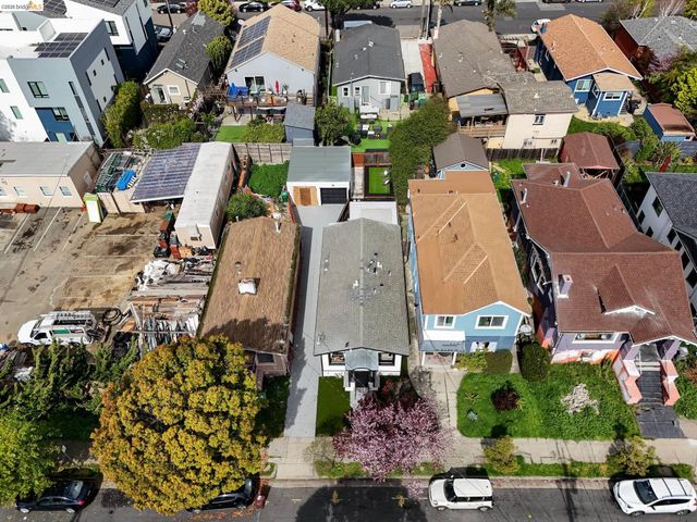 1004 39Th St, Oakland, CA 94608