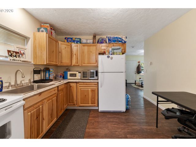 263 17TH Ave, Longview, WA 98632