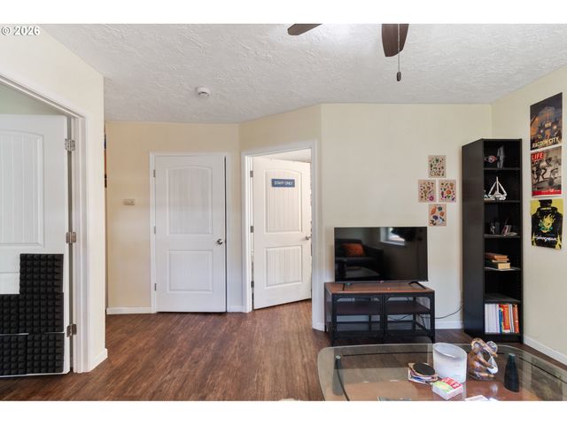 263 17TH Ave, Longview, WA 98632