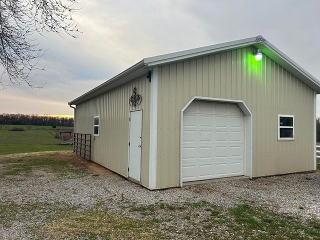 21561 Lawrence 1074, Monett, MO 65708