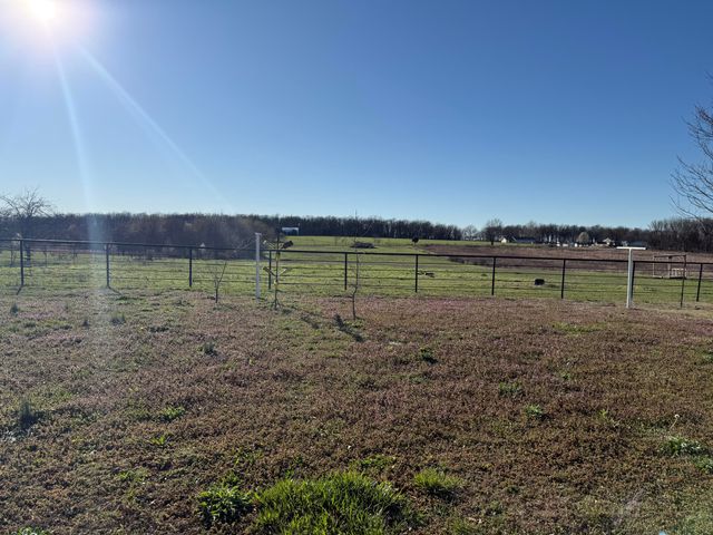 21561 Lawrence 1074, Monett, MO 65708