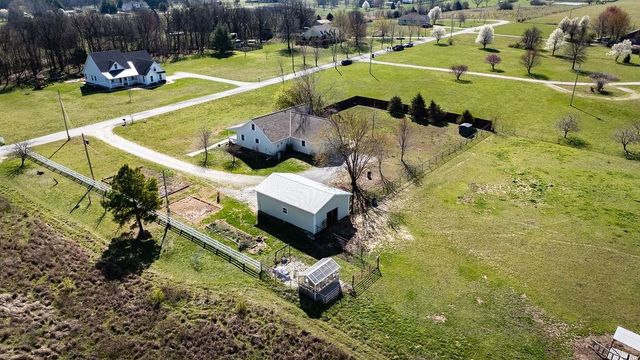 21561 Lawrence 1074, Monett, MO 65708