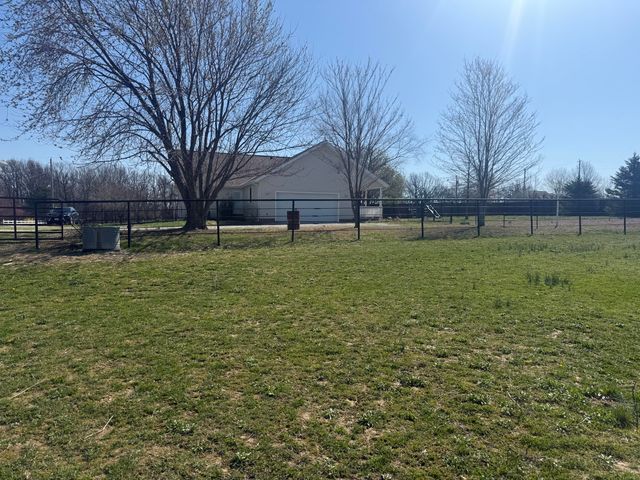 21561 Lawrence 1074, Monett, MO 65708