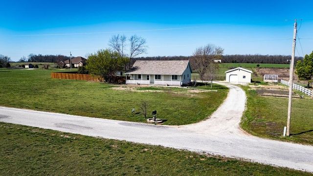 21561 Lawrence 1074, Monett, MO 65708
