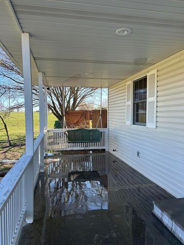 21561 Lawrence 1074, Monett, MO 65708