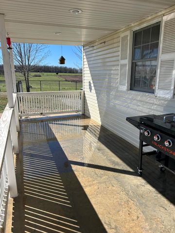 21561 Lawrence 1074, Monett, MO 65708