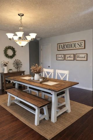 21561 Lawrence 1074, Monett, MO 65708