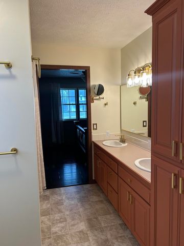 21561 Lawrence 1074, Monett, MO 65708