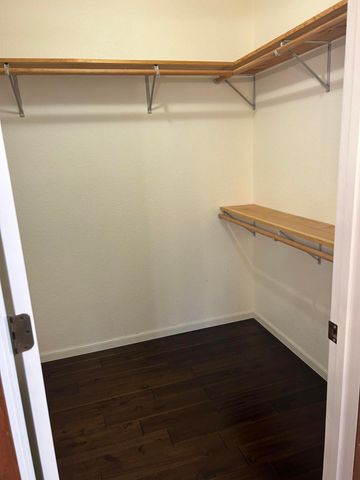 21561 Lawrence 1074, Monett, MO 65708