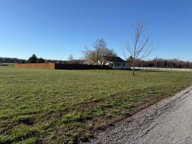 21561 Lawrence 1074, Monett, MO 65708