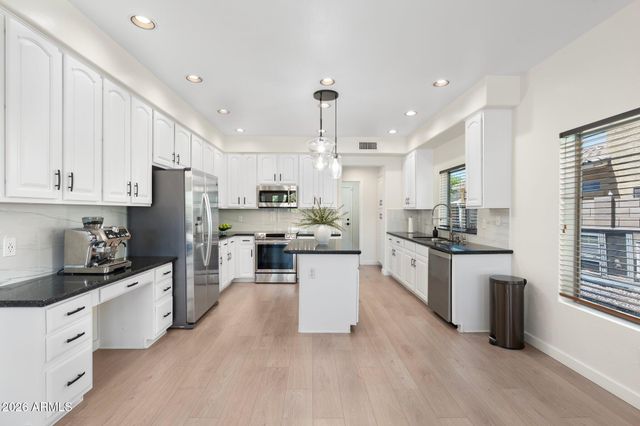 4960 E COLONIAL Drive, Chandler, AZ 85249