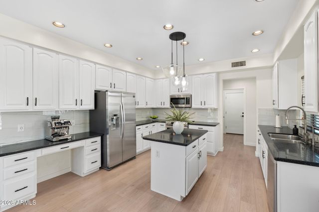 4960 E COLONIAL Drive, Chandler, AZ 85249