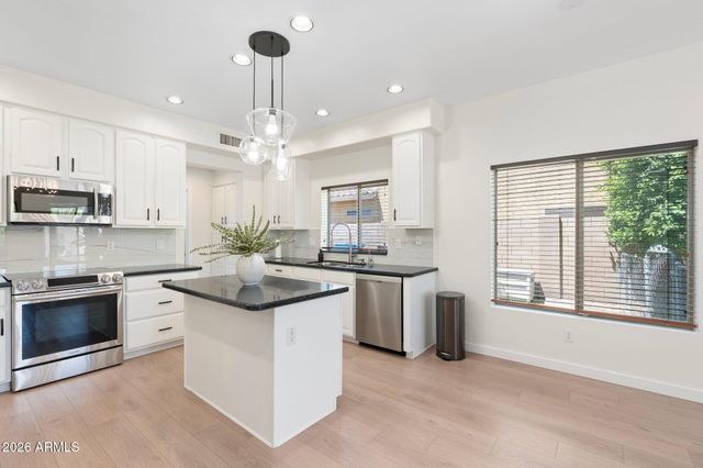 4960 E COLONIAL Drive, Chandler, AZ 85249