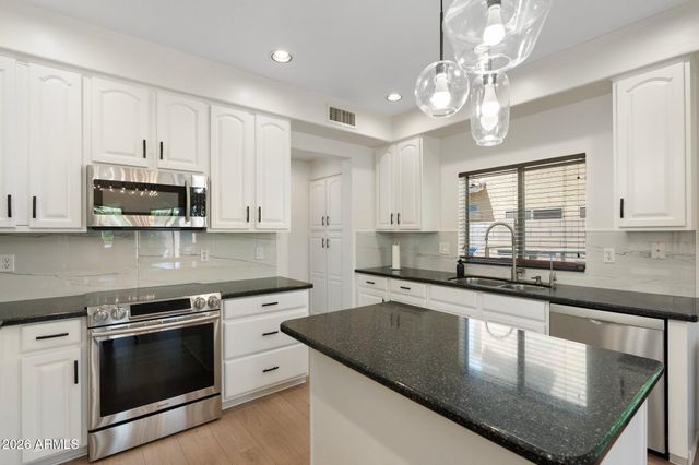 4960 E COLONIAL Drive, Chandler, AZ 85249