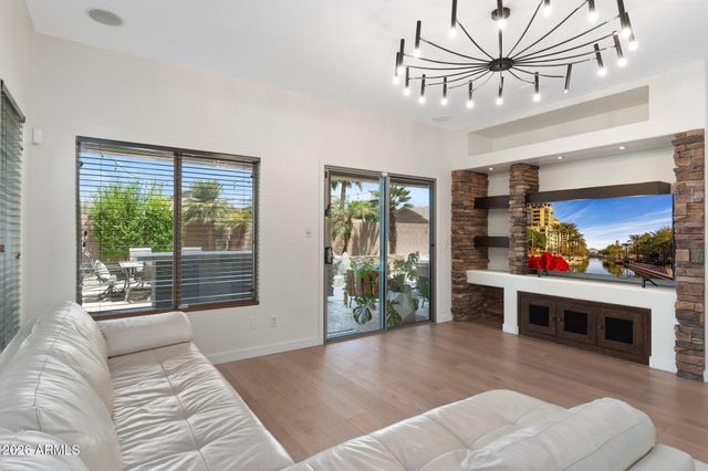 4960 E COLONIAL Drive, Chandler, AZ 85249