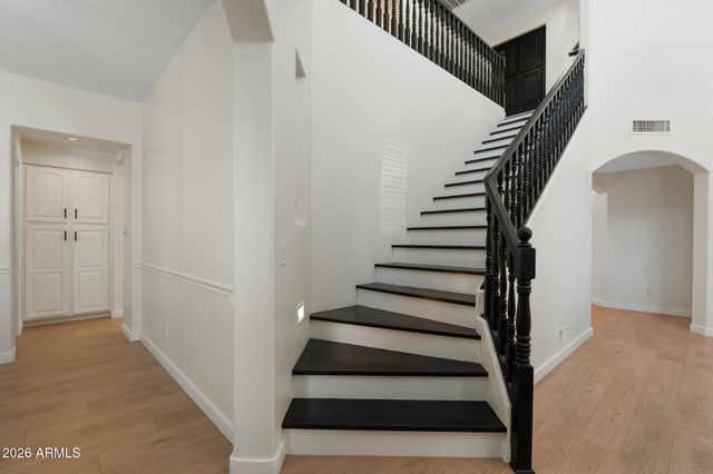 4960 E COLONIAL Drive, Chandler, AZ 85249