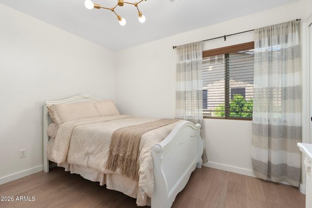 4960 E COLONIAL Drive, Chandler, AZ 85249