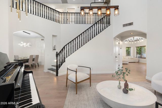 4960 E COLONIAL Drive, Chandler, AZ 85249