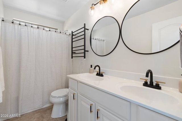 4960 E COLONIAL Drive, Chandler, AZ 85249