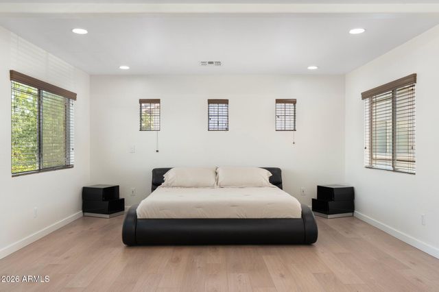 4960 E COLONIAL Drive, Chandler, AZ 85249