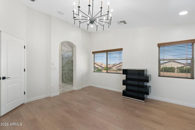 4960 E COLONIAL Drive, Chandler, AZ 85249