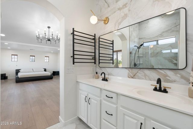 4960 E COLONIAL Drive, Chandler, AZ 85249