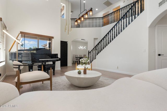 4960 E COLONIAL Drive, Chandler, AZ 85249