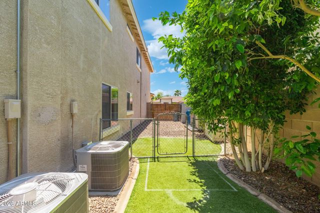 4960 E COLONIAL Drive, Chandler, AZ 85249