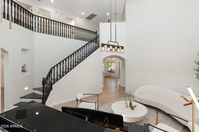 4960 E COLONIAL Drive, Chandler, AZ 85249