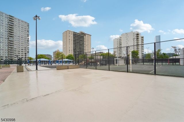 2000 Linwood Ave 4P, Fort Lee Boro, NJ 07024