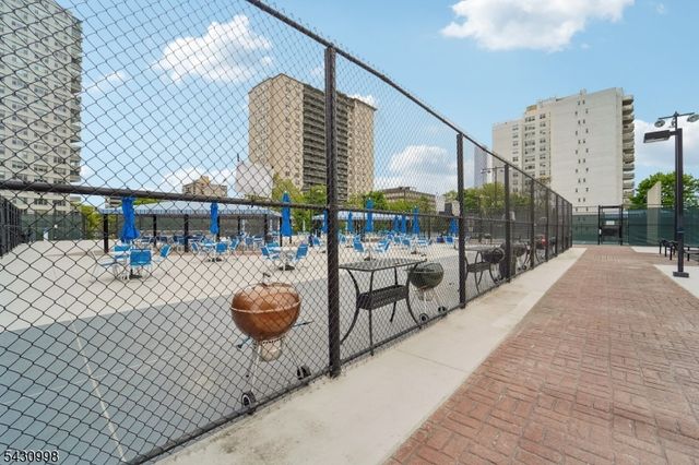 2000 Linwood Ave 4P, Fort Lee Boro, NJ 07024