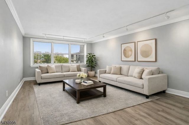 2000 Linwood Ave 4P, Fort Lee Boro, NJ 07024