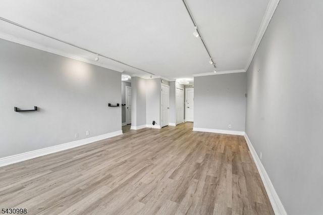 2000 Linwood Ave 4P, Fort Lee Boro, NJ 07024