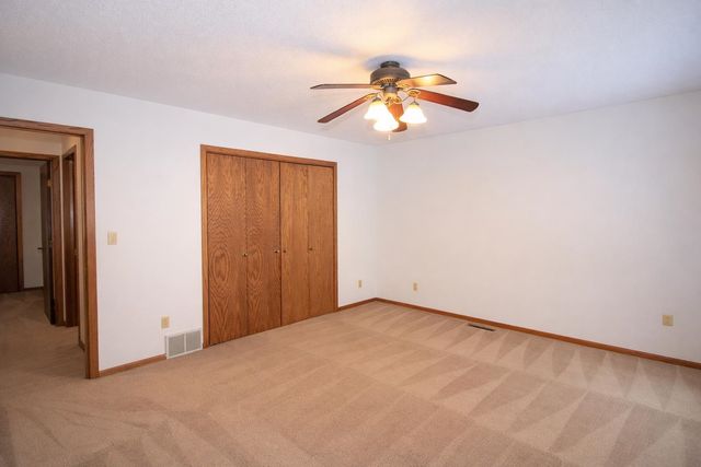 1317 12th St SW, Minot, ND 58701