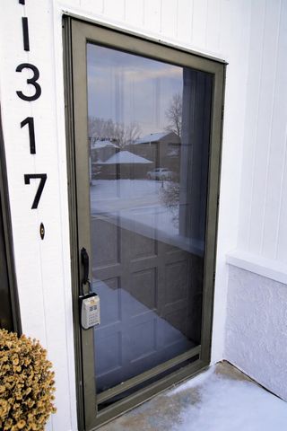 1317 12th St SW, Minot, ND 58701