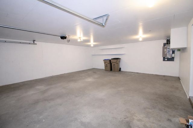 1317 12th St SW, Minot, ND 58701