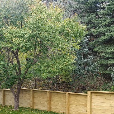 1317 12th St SW, Minot, ND 58701