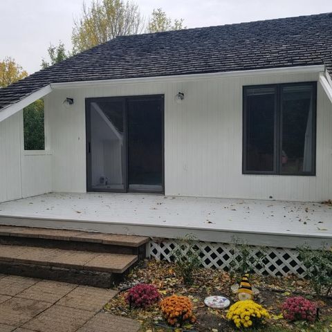 1317 12th St SW, Minot, ND 58701