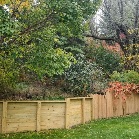 1317 12th St SW, Minot, ND 58701