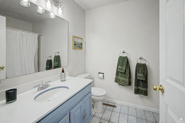 1212 Haas Cir., Manhattan, KS 66503