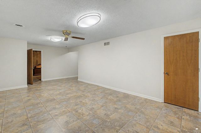 1212 Haas Cir., Manhattan, KS 66503