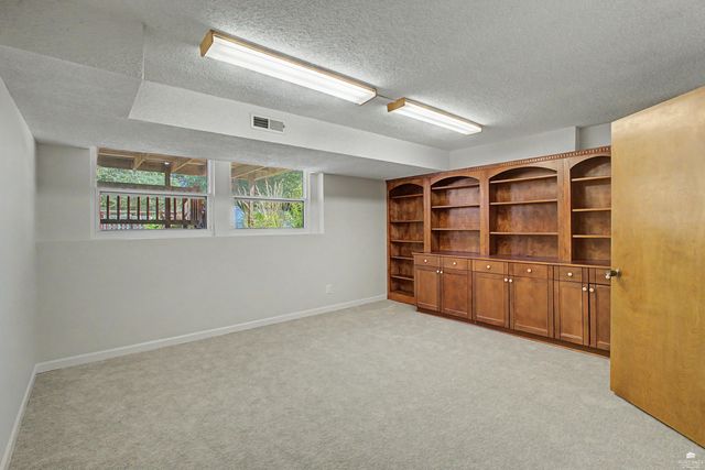 1212 Haas Cir., Manhattan, KS 66503