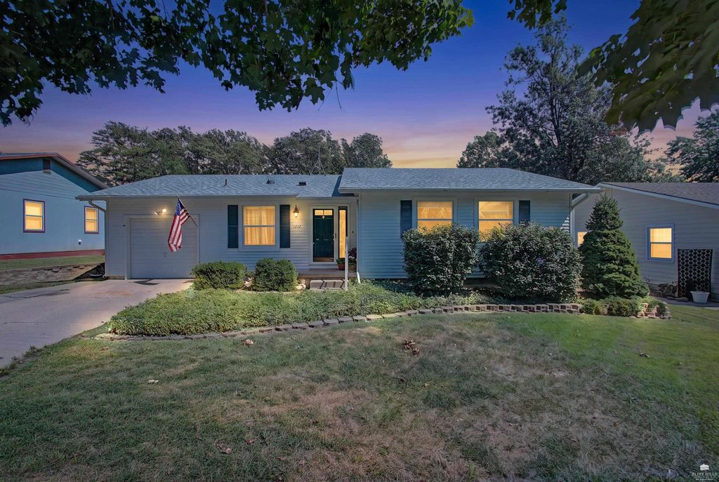 1212 Haas Cir., Manhattan, KS 66503