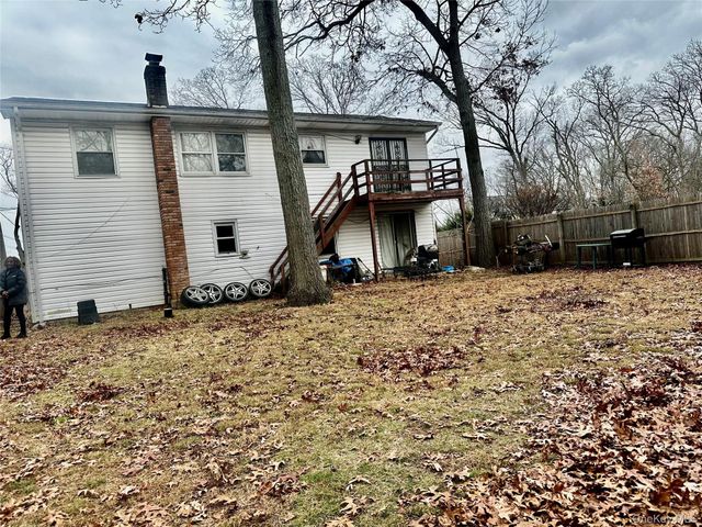 25 Crown Avenue, Huntington, NY 11743